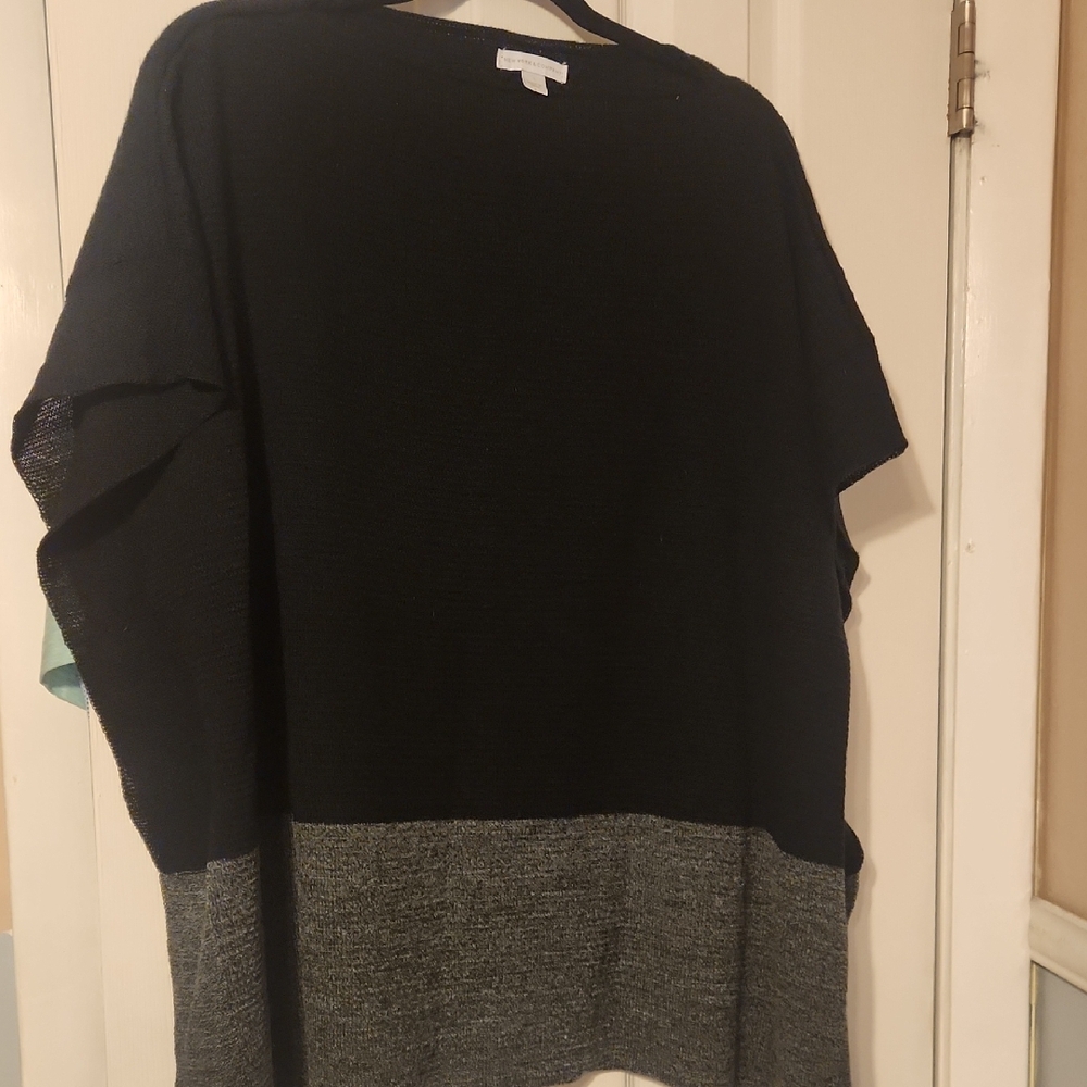 Womens Black and Gray Poncho